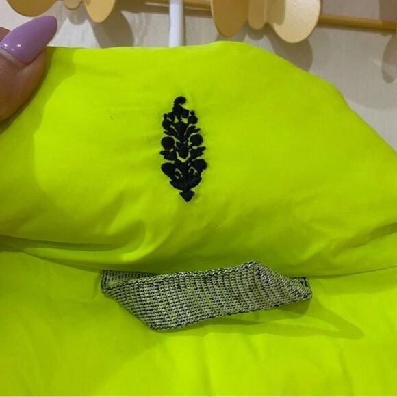 NWT Free People Puffer Vest size XS Oversized Lime Green - Picture 4 of 7